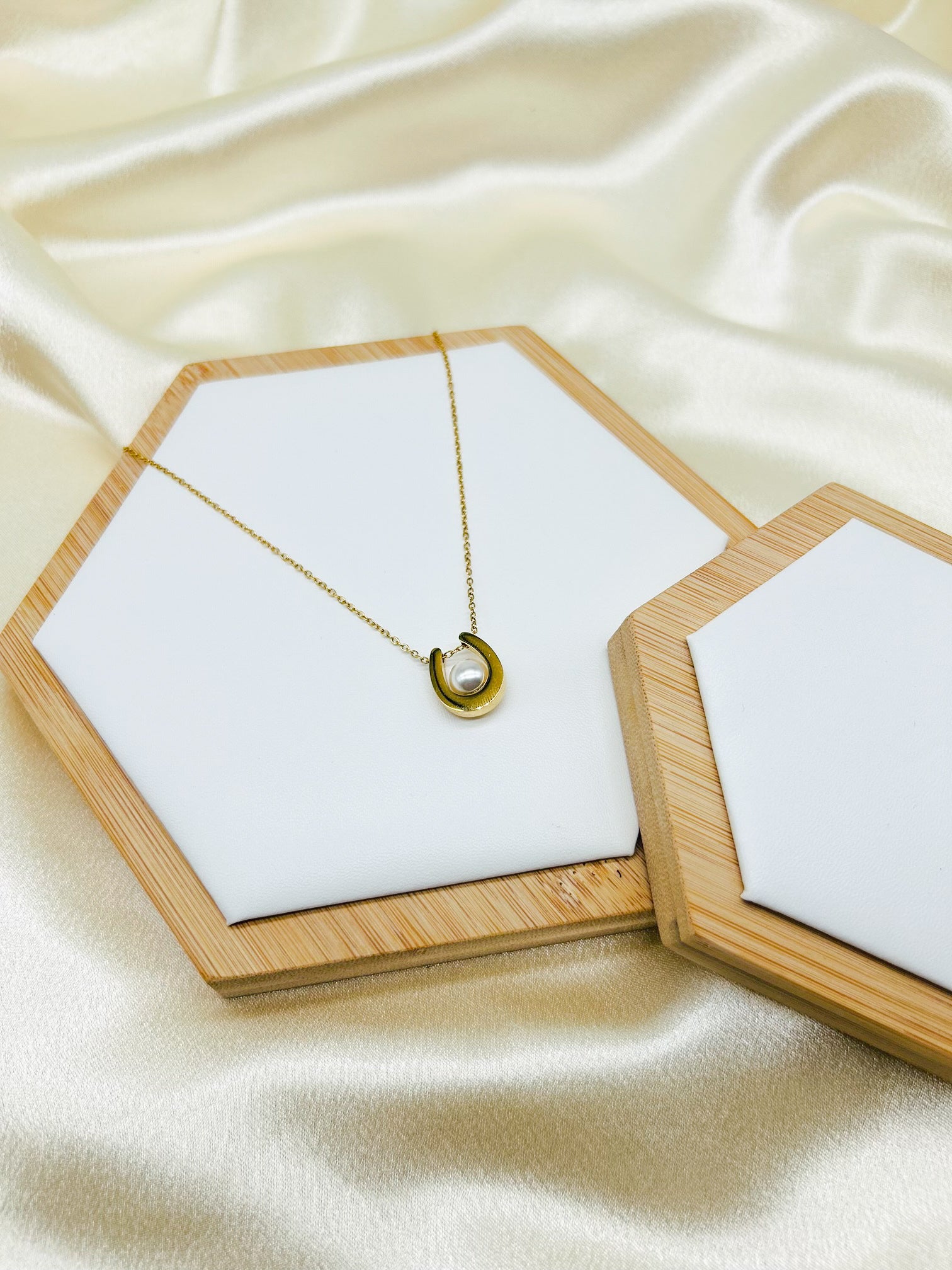 PEARL PETAL BLOOM NECKLACE
