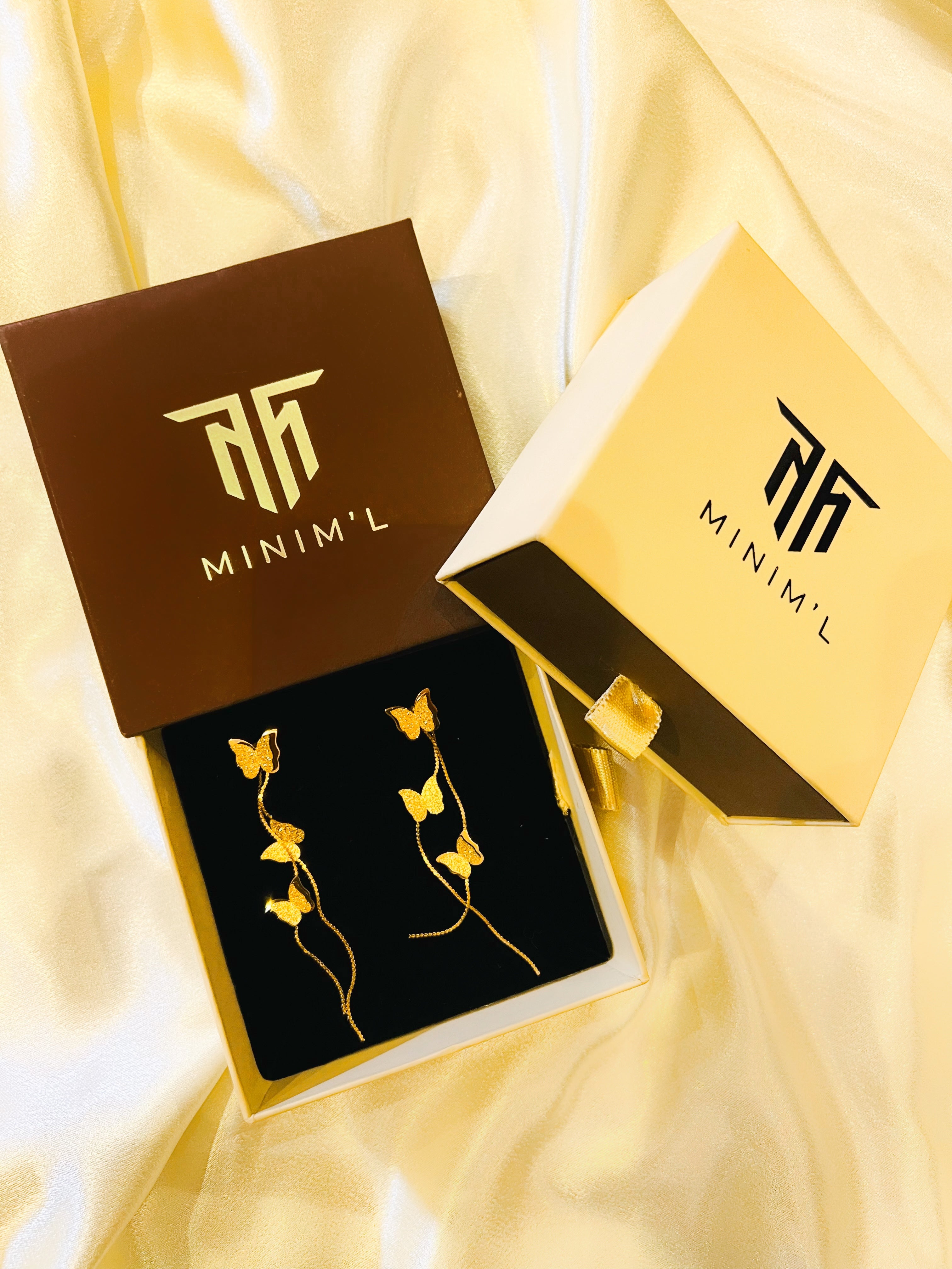 LYRAZ EARRINGS