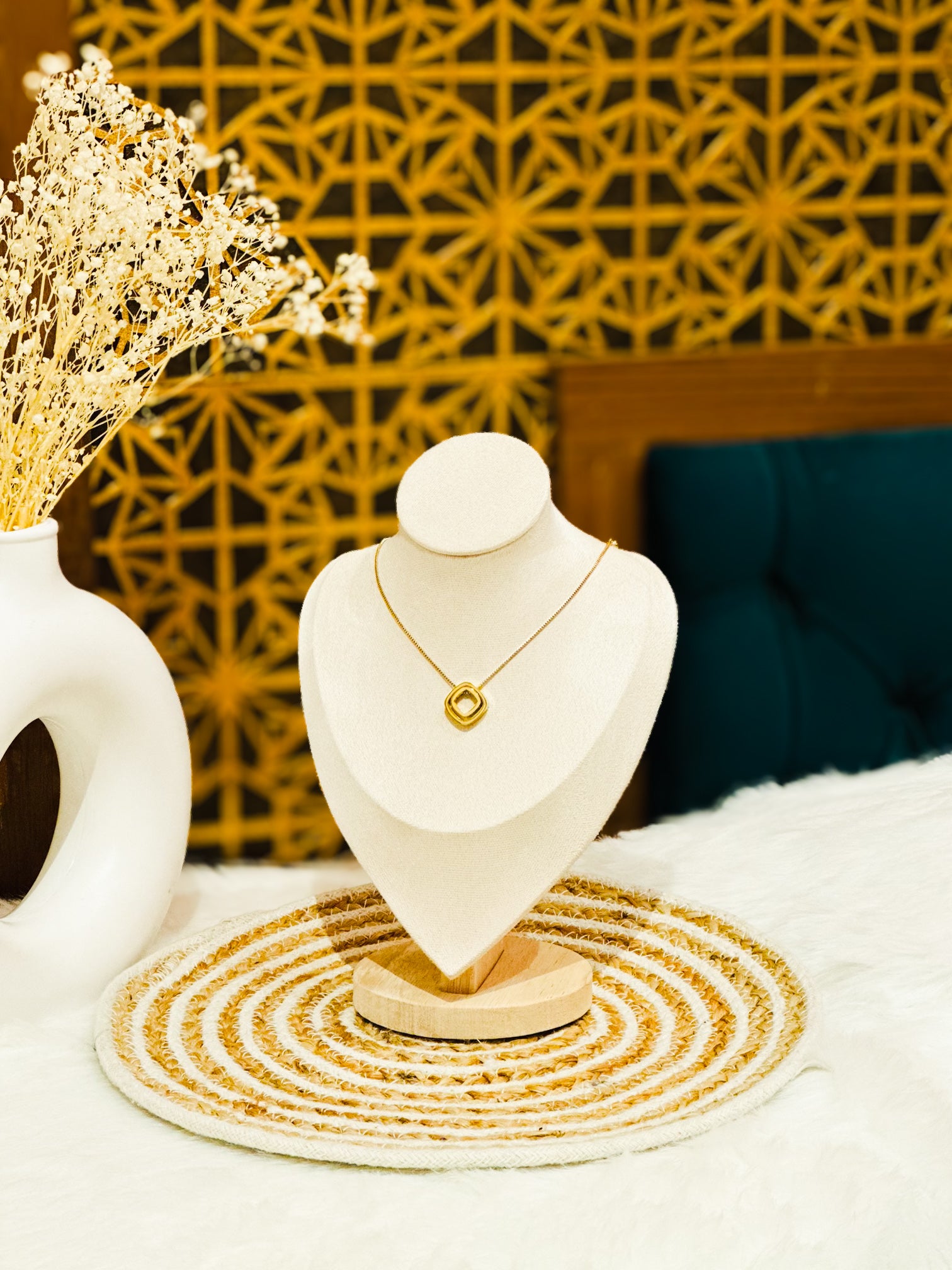 MINIMALIST CUBE NECKLACE