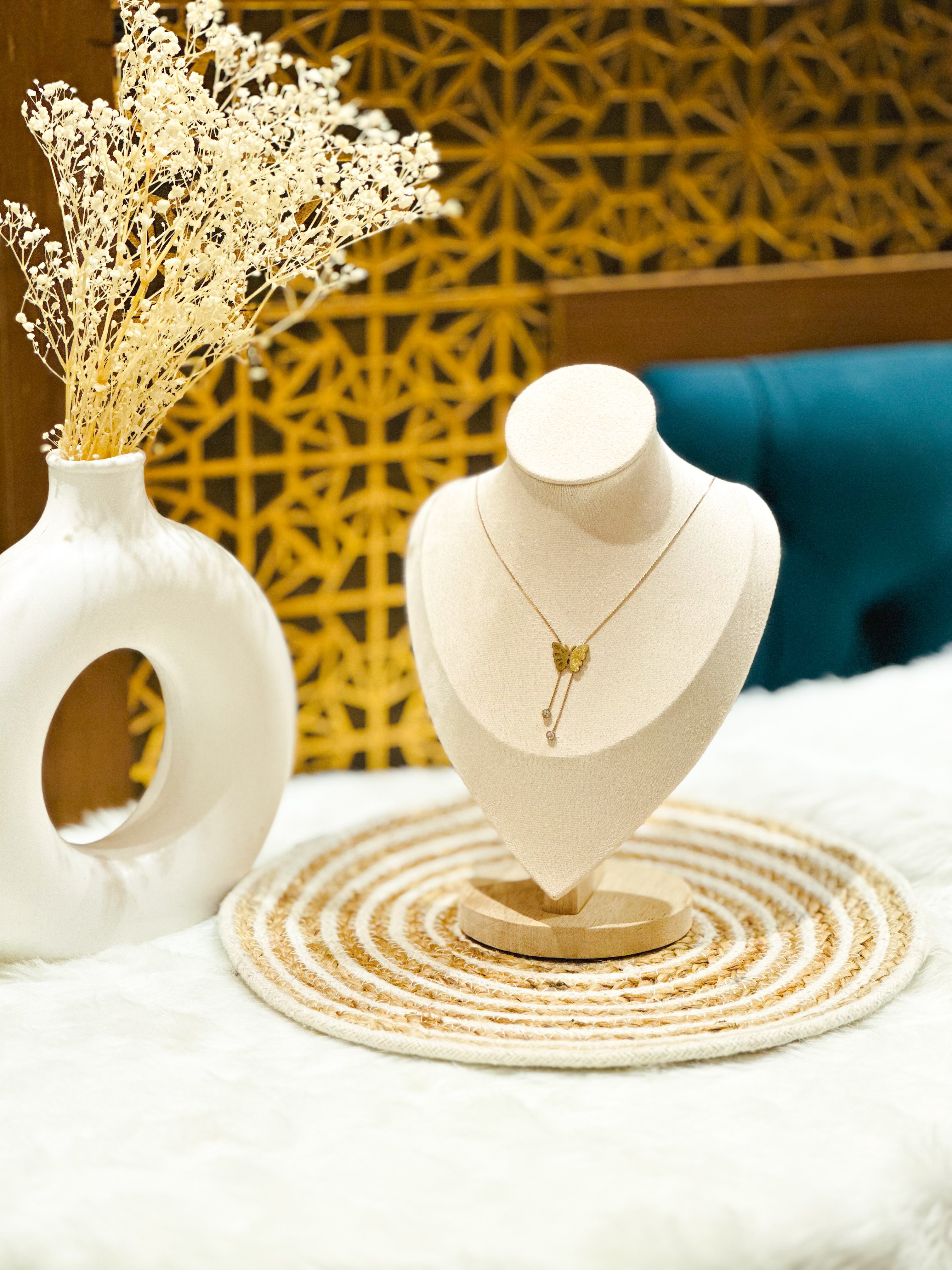 FLUTTER  NECKLACE