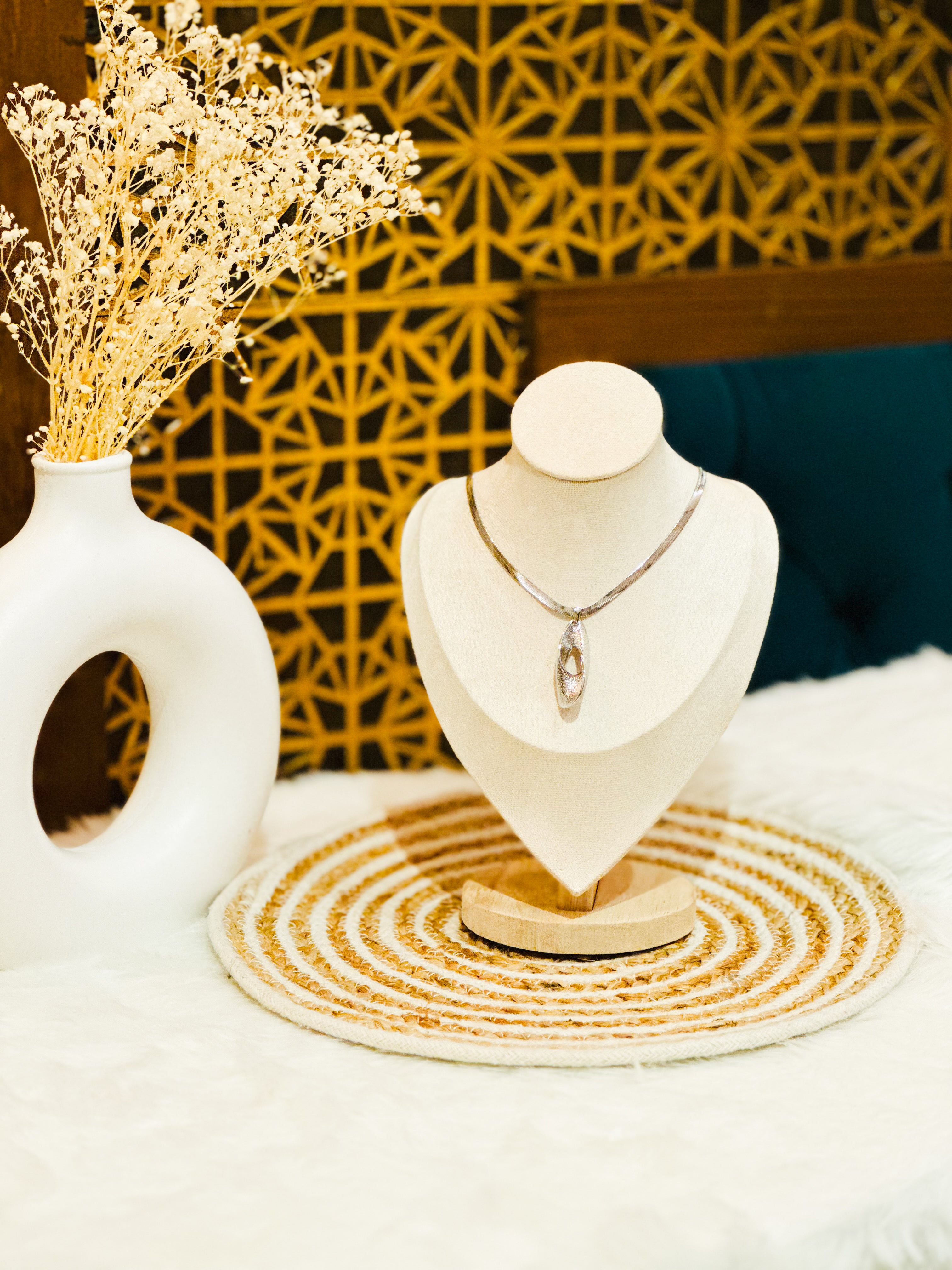 AURA NECKLACE
