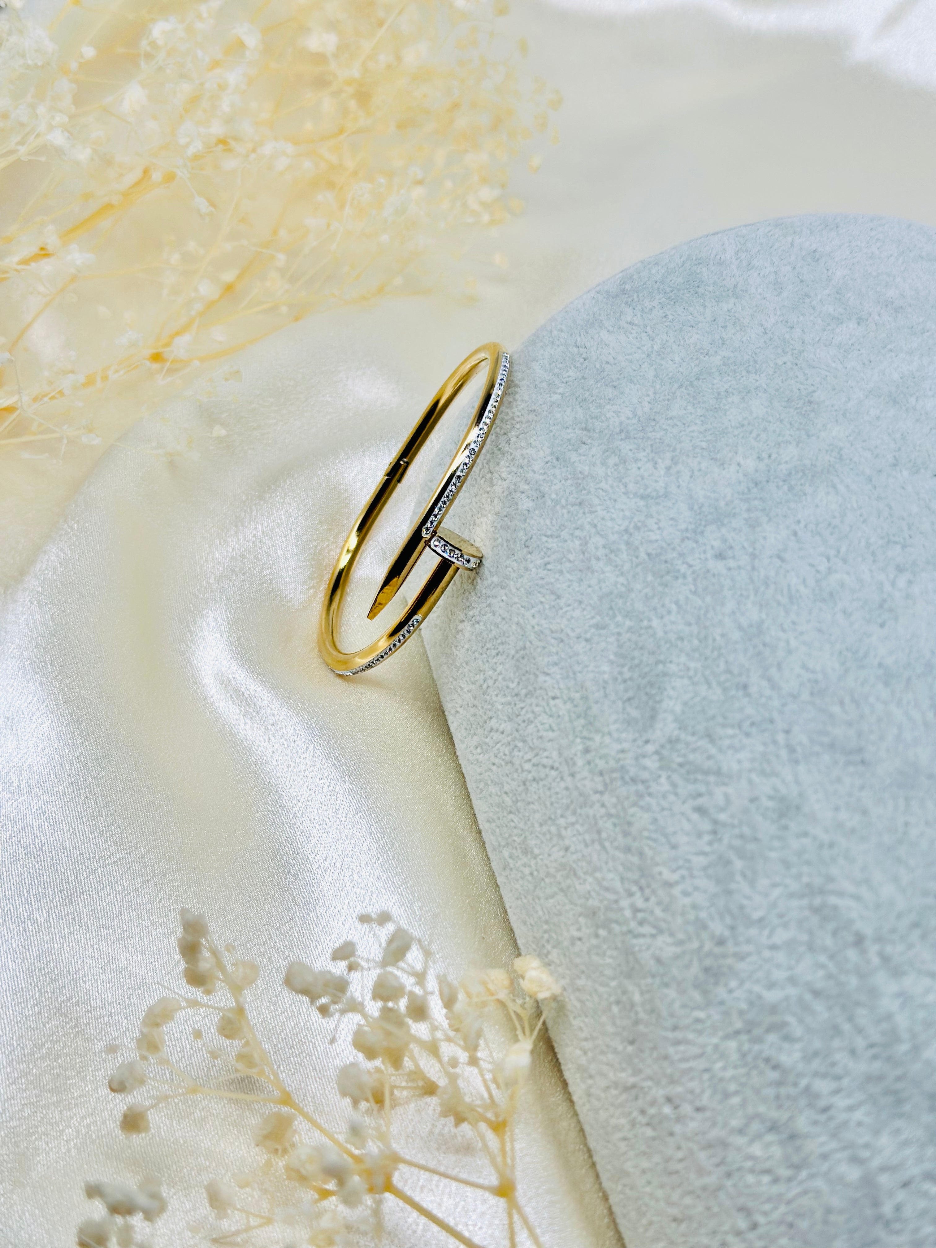 STELLAR  NAIL BRACELET