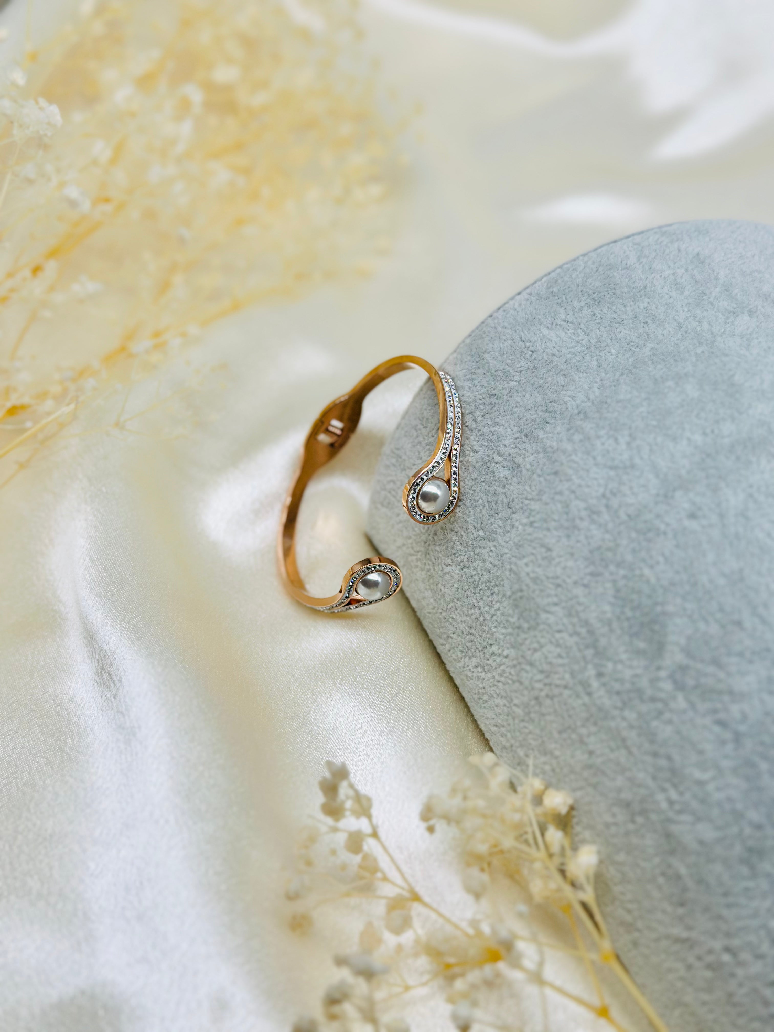 PEARL BRACELET