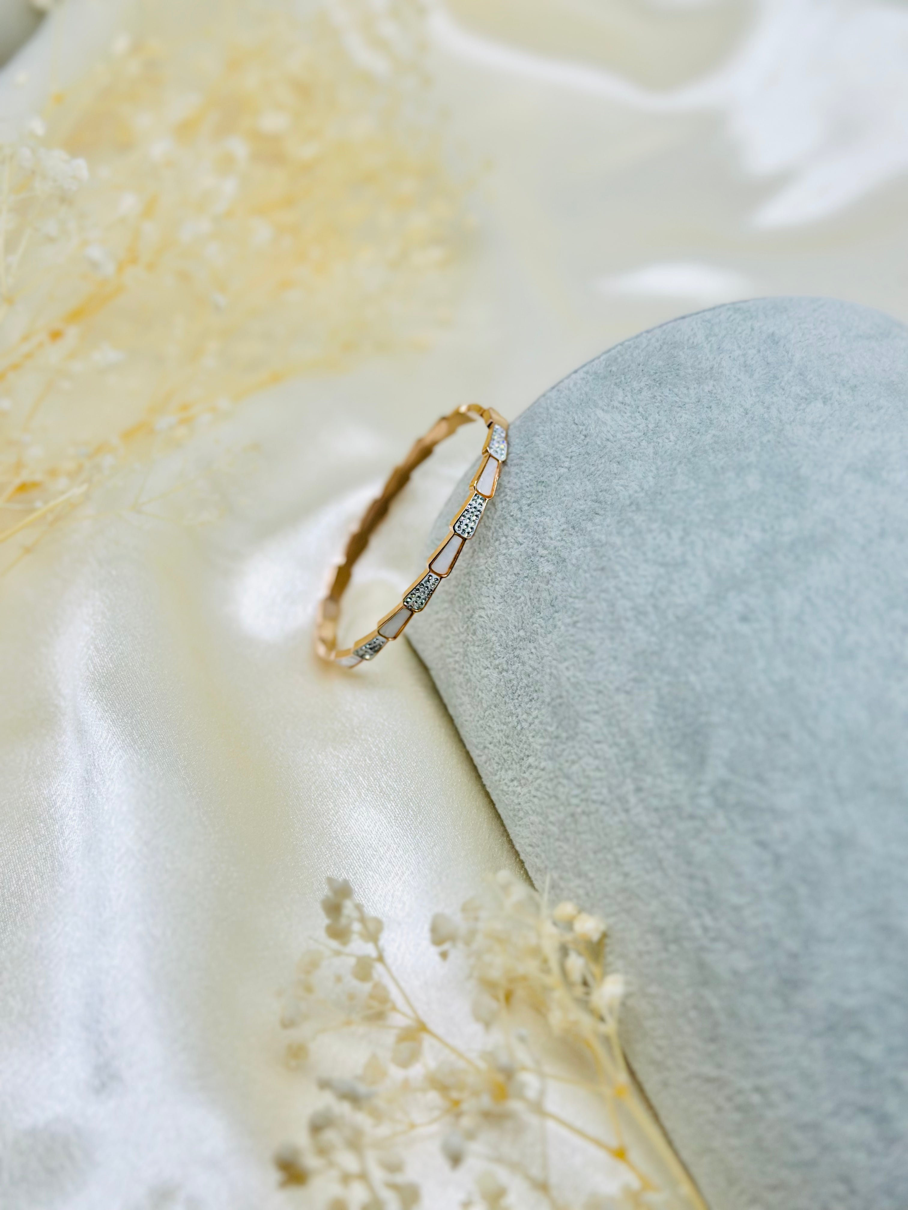 ELEVIA BRACELET