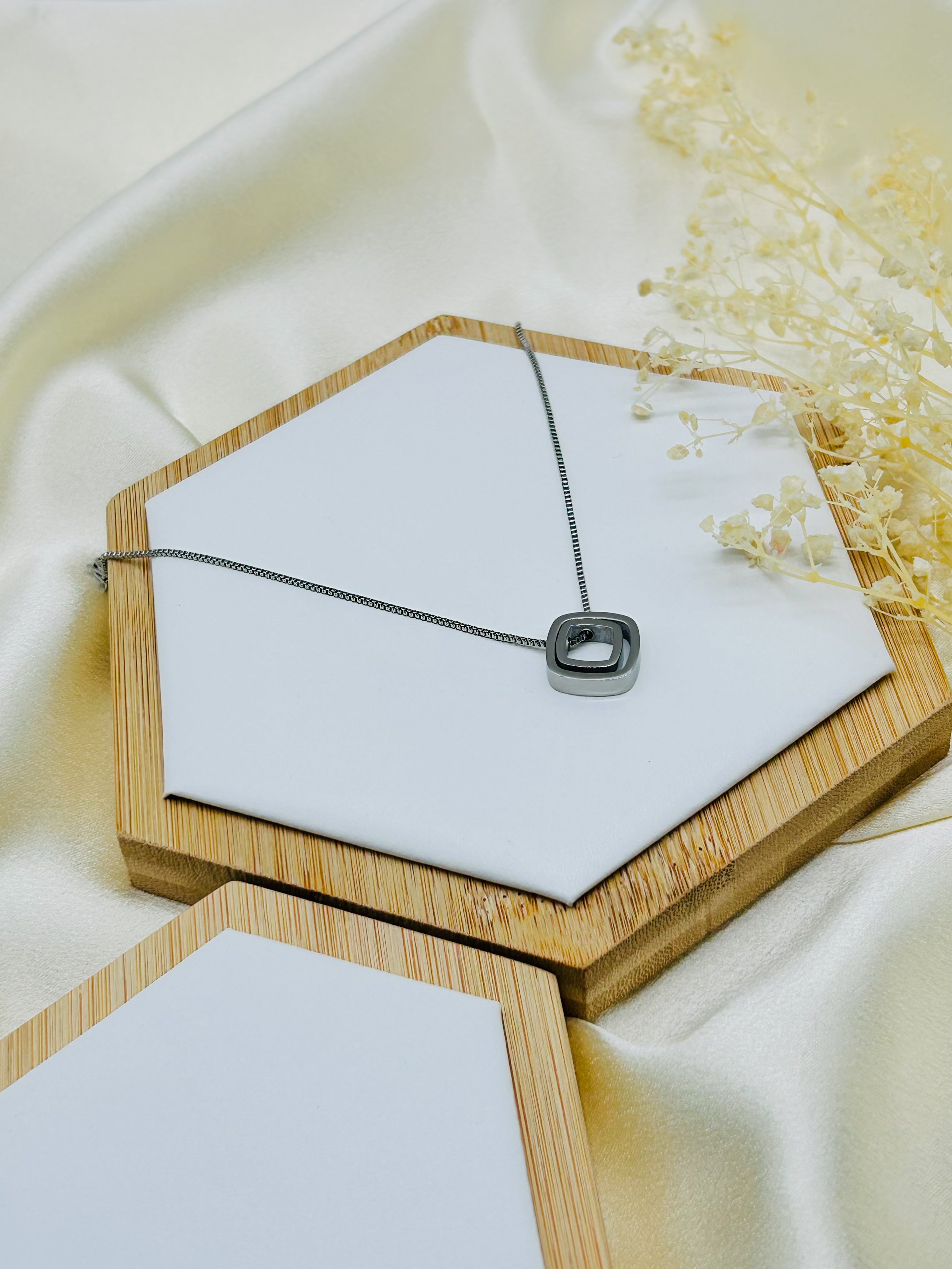 MINIMALIST CUBE NECKLACE
