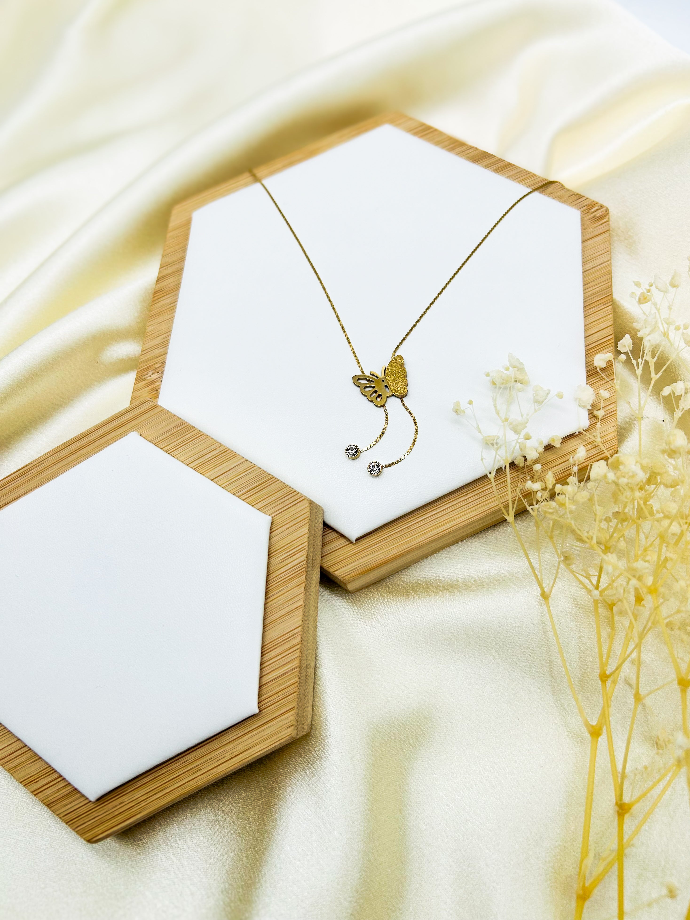 FLUTTER  NECKLACE