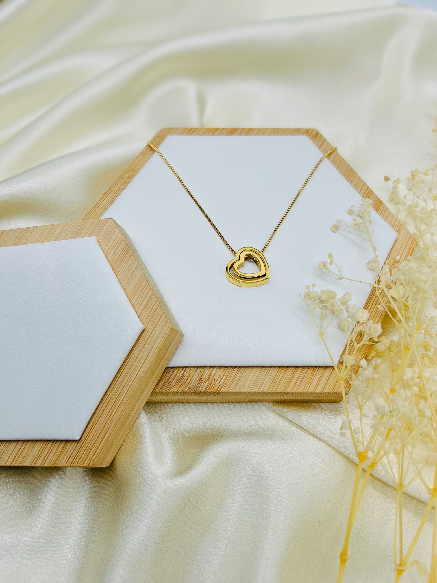 ETERNAL HEARTS  NECKLACE